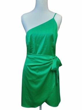 GIANNI BINI Sasha Satin Spaghetti Strap Tie Waist Dress in Kelly Green. Size 4